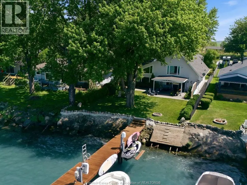 Detached at 431 CHARRON BEACH, Lakeshore