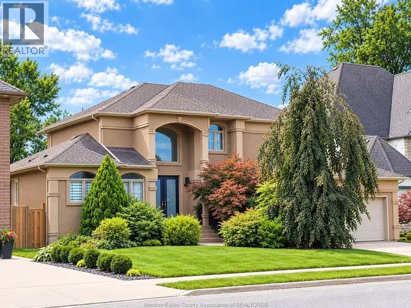 Detached at 425 COUNTRY CLUB DRIVE, Windsor