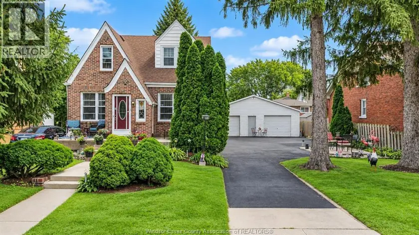 Detached at 2270 LILLIAN, Windsor