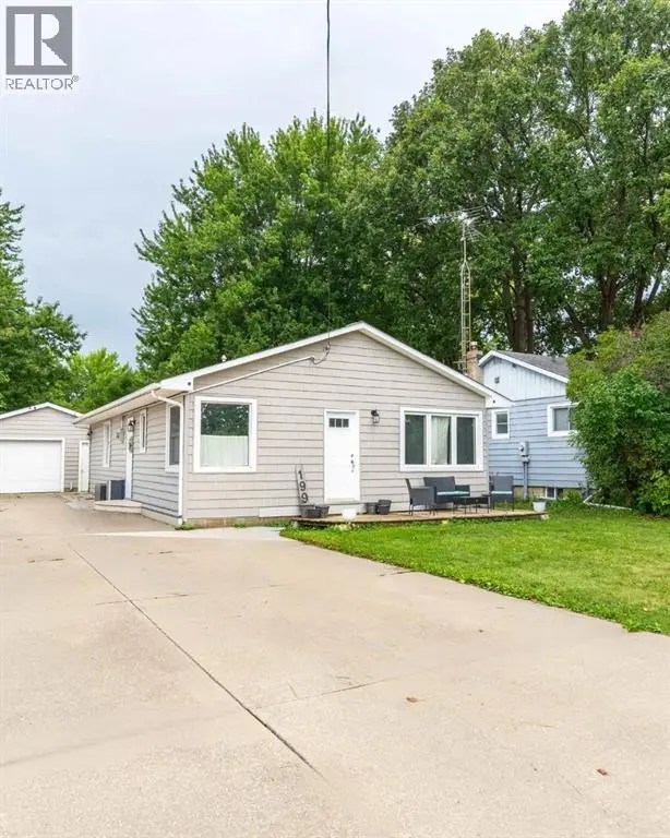 Detached at 199 FANE STREET, St Clair