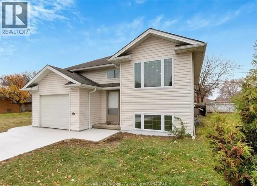 Detached at 1443 CAMPBELL AVENUE, Windsor