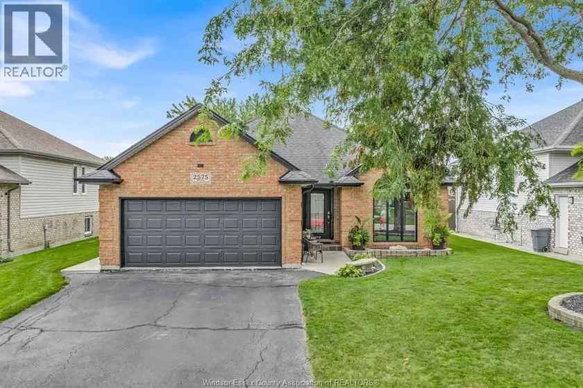 Detached at 2575 WILDBERRY, Tecumseh