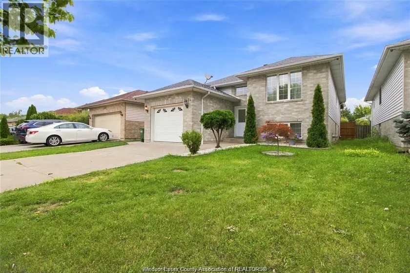 Detached at 2424 TIMBERCREST AVENUE, Windsor