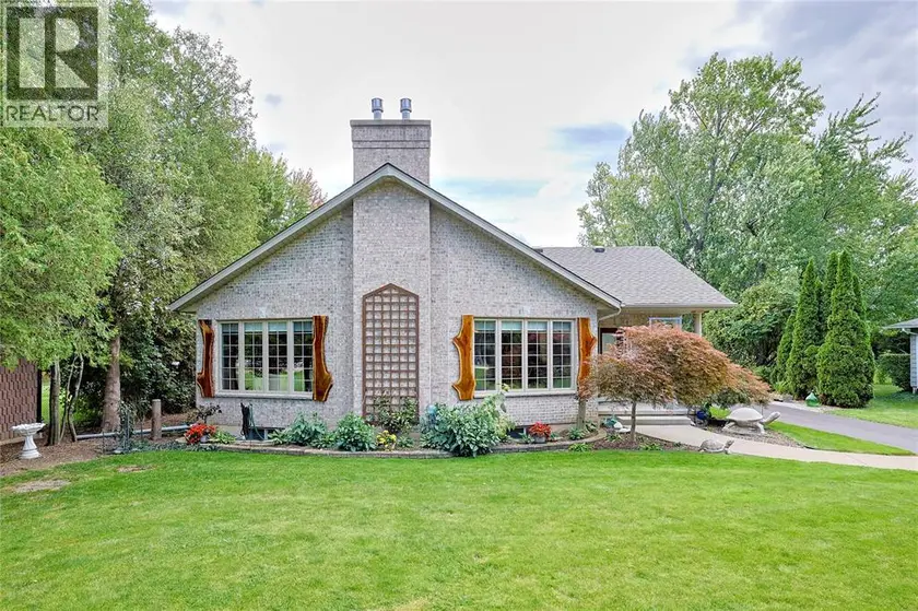 Detached at 5121 Lakeshore ROAD, Plympton-Wyoming