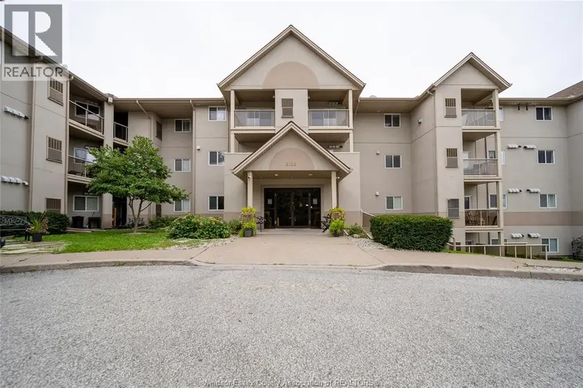 Apartment at 3000 SANDWICH Unit# 406, Windsor