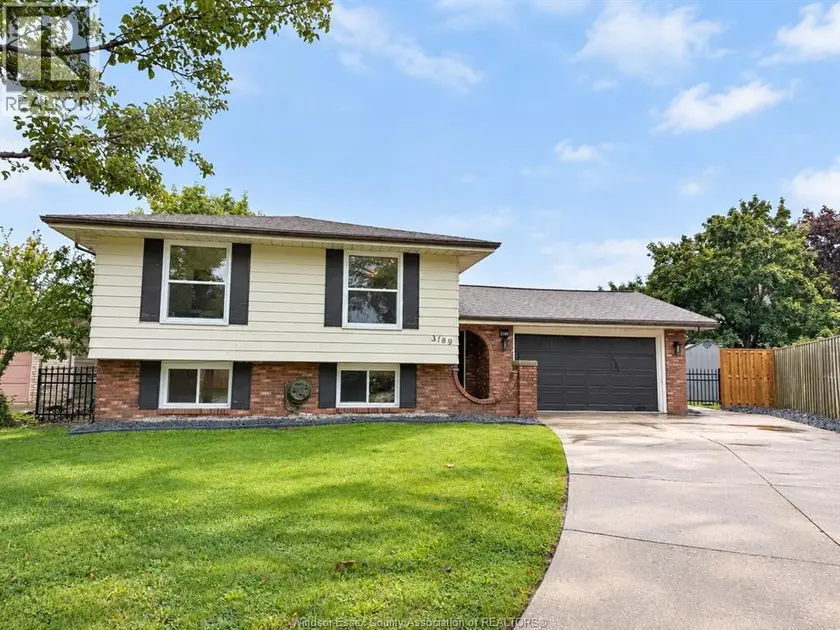 Detached at 3189 Mulberry COURT, Windsor