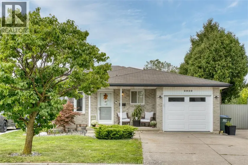 Detached at 2920 ROBILLARD CRESCENT, Windsor