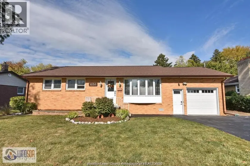 Detached at 1050 SCOFIELD, Windsor