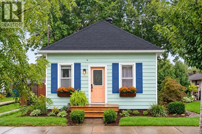 Detached at 11 Poplar, Tilbury