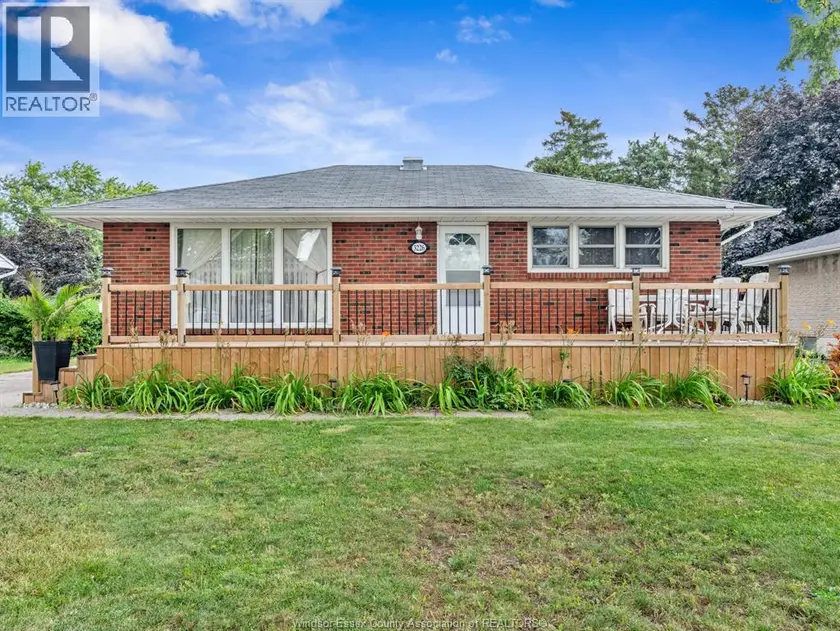Detached at 3226 WOODLAWN AVENUE, Windsor