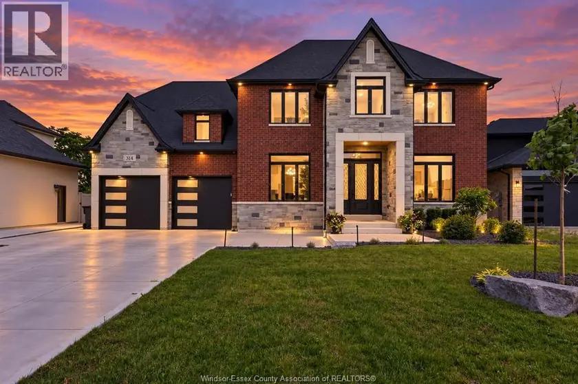 Detached at 314 BENSON, Amherstburg