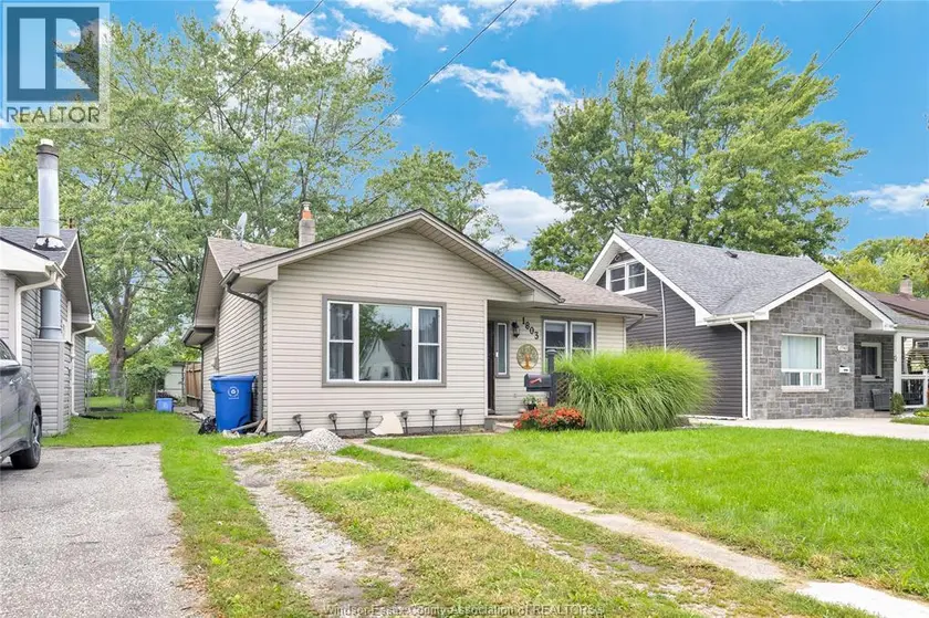 Detached at 1803 FERNDALE ROAD, Windsor