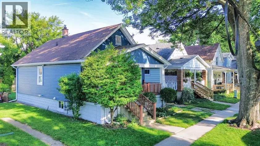 Detached at 114 COLLEGE N AVENUE North, Sarnia