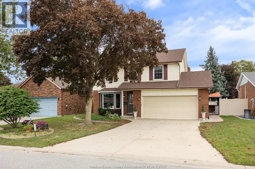 Detached at 1316 CARRIAGE LANE, LaSalle