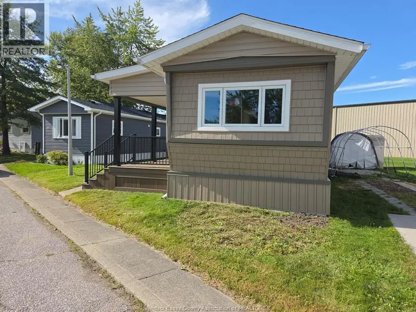 Detached at 22 ROBIN CRESCENT, Lakeshore