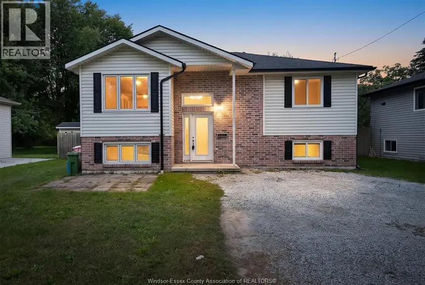 Detached at 1233 ARMANDA STREET, Windsor