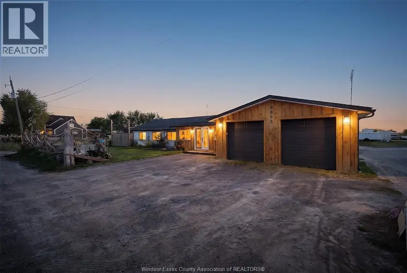 Detached at 8865 HOWARD AVENUE, LaSalle