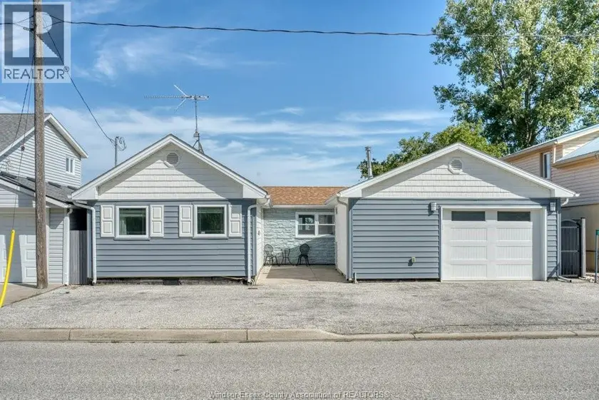 Detached at 1288 SHORELINE AVENUE, Lakeshore