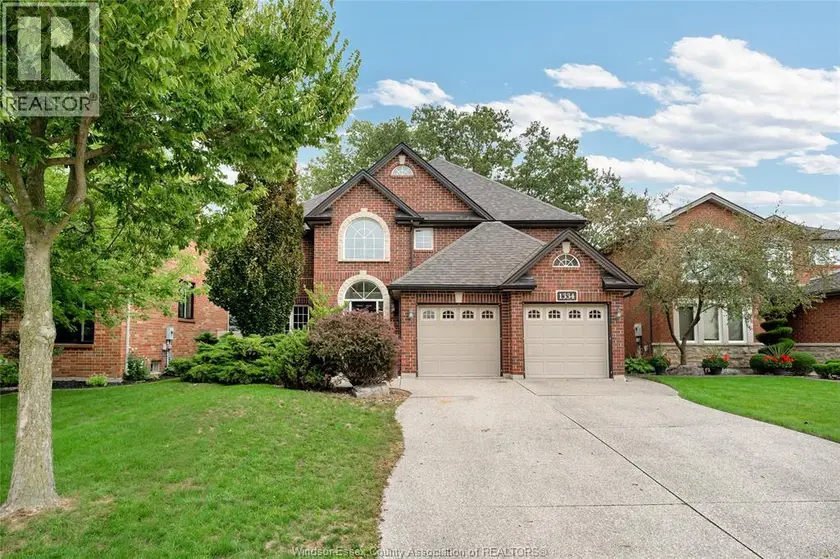 Detached at 1334 LAKEVIEW, Windsor