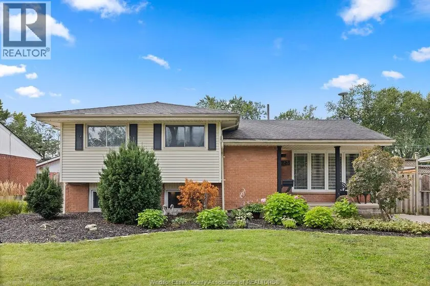 Detached at 1023 MARJORIE DRIVE, Windsor