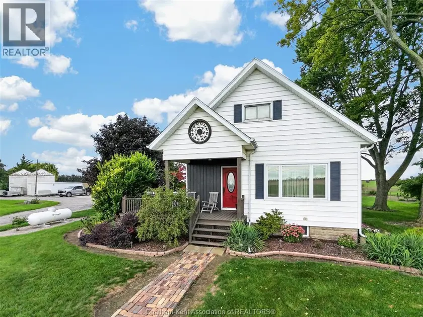 Detached at 7703 Base LINE, Wallaceburg