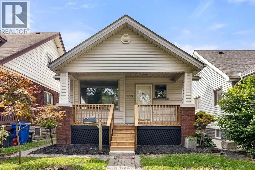 Detached at 1129 JANETTE AVENUE, Windsor