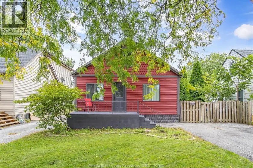 Detached at 629 STANLEY STREET, Windsor