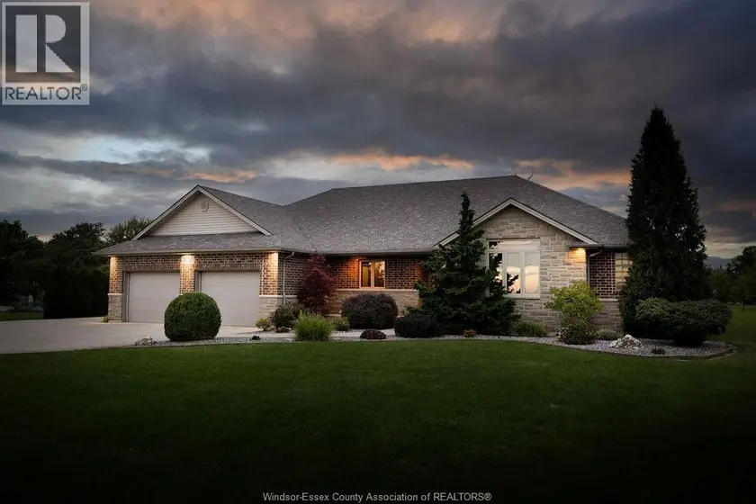 Detached at 1352 Tecumseh Rd, Lakeshore
