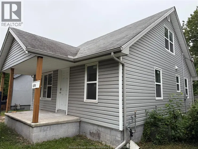 Detached at 692 CAPITOL, Windsor