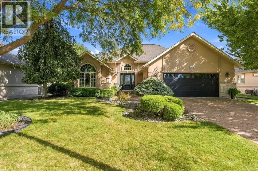 Detached at 588 RIVERSIDE DRIVE, St Clair