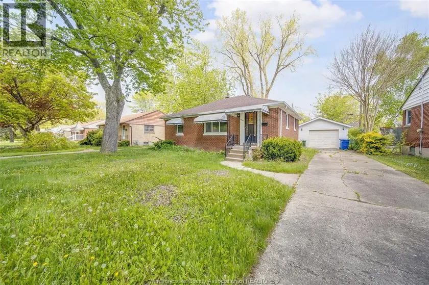Detached at 3264 DOMINION BOULEVARD, Windsor