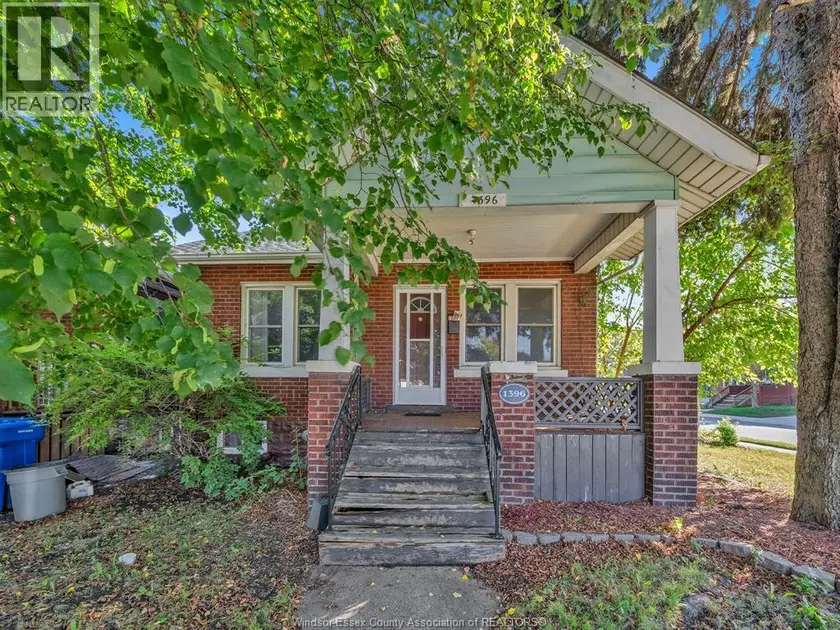 Detached at 1396 Moy AVENUE, Windsor