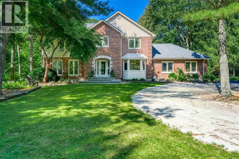 Detached at 3170 EGREMONT ROAD, Plympton-Wyoming