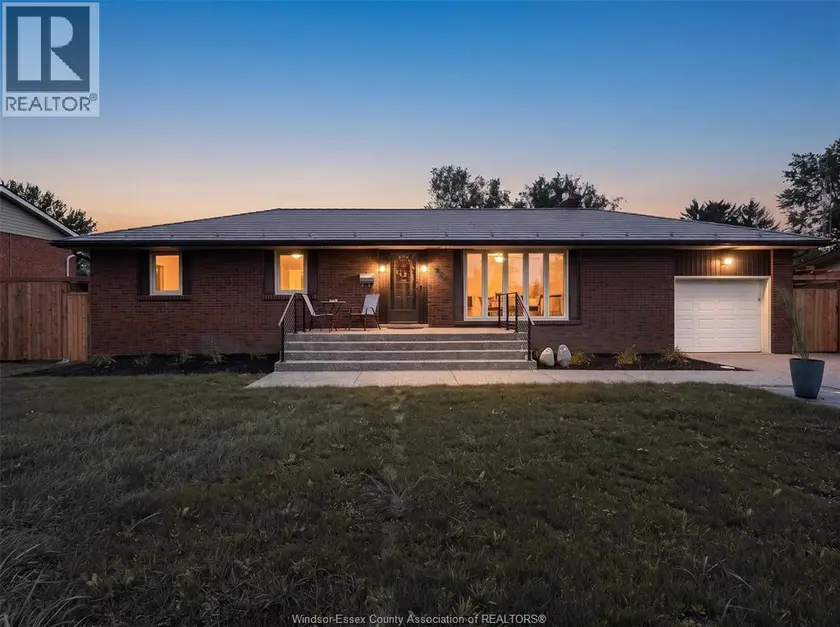 Detached at 825 MORTON DRIVE, LaSalle