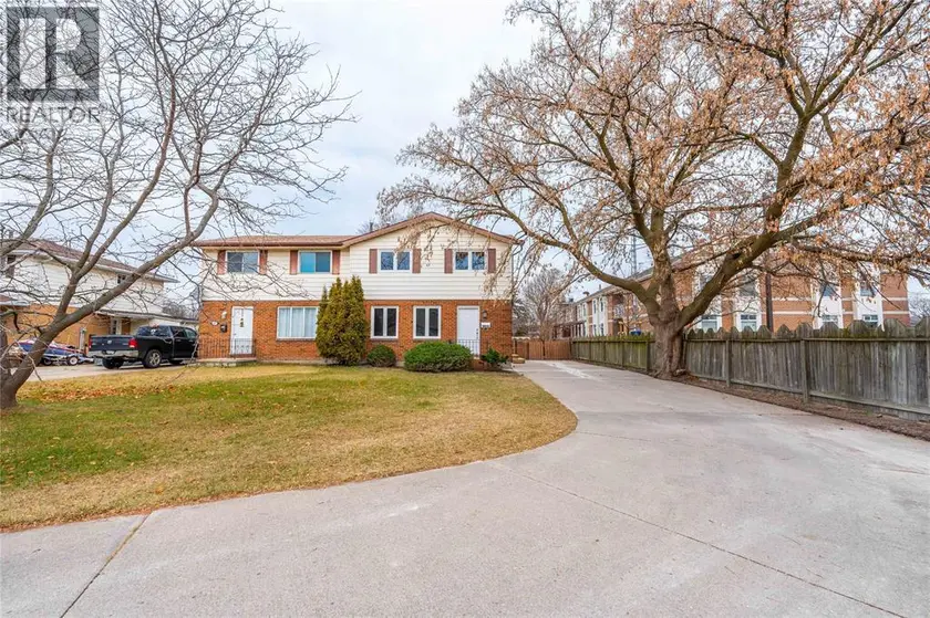 Detached at 900 EVEREST COURT, Sarnia