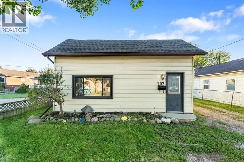 Detached at 202 SANDYS STREET, Chatham