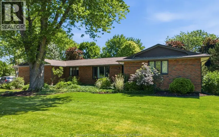 Detached at 1732 County Road 27, Lakeshore