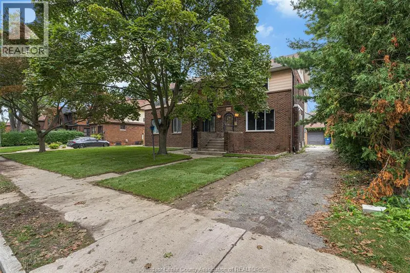 Detached at 2268 VICTORIA AVENUE, Windsor