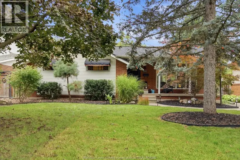 Detached at 3343 ST PATRICK'S AVENUE, Windsor