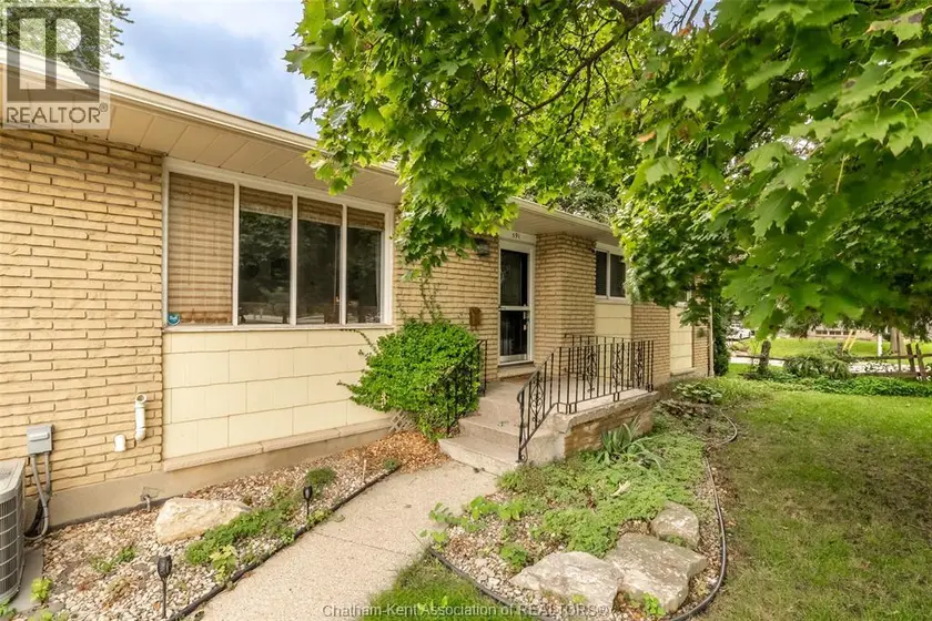 Detached at 591 King STREET West, Chatham