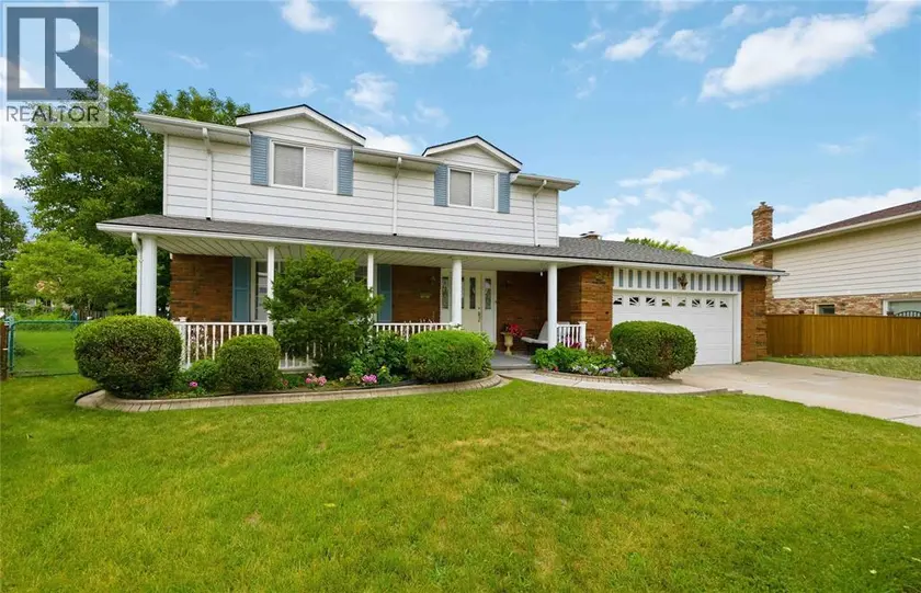 Detached at 821 DANBURY CRESCENT, Sarnia