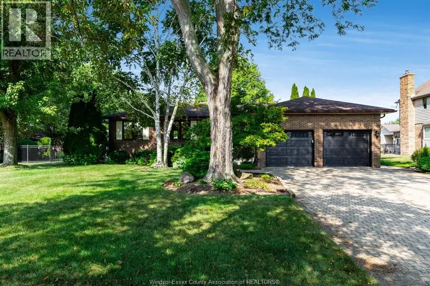 Detached at 105 Pointe West DRIVE, Amherstburg