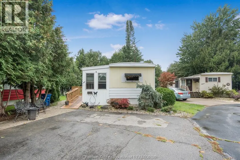 Detached at 22220 Charing Cross ROAD, Chatham