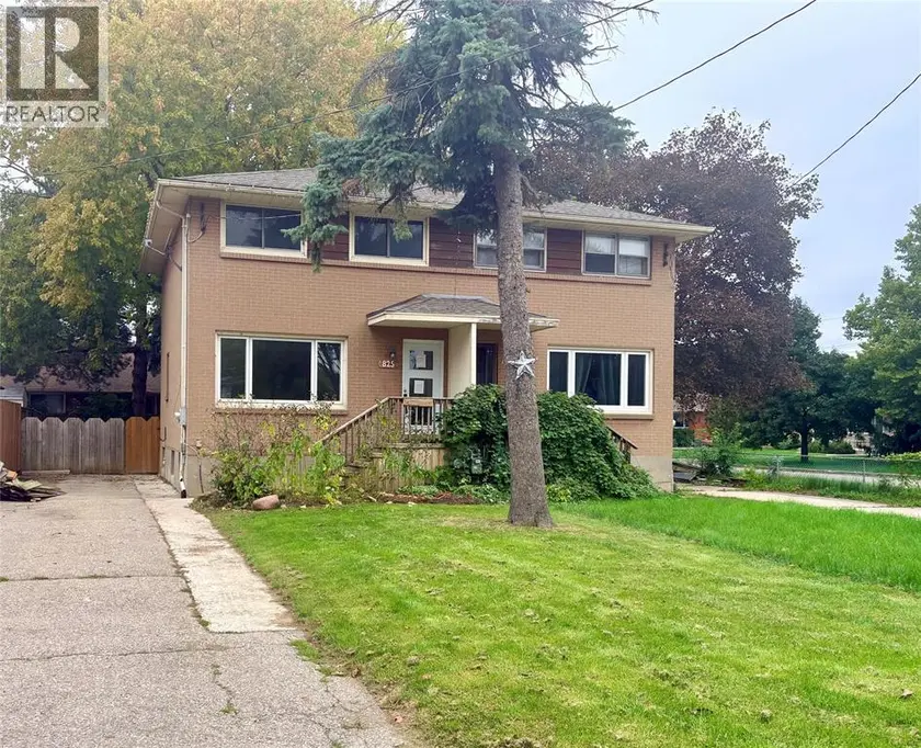 Semi-Detached/Link at 825 ELIZABETH AVENUE, Sarnia
