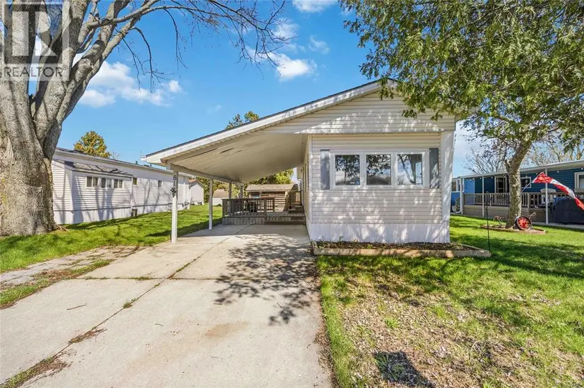 Detached at 1940 LONDON LINE Unit# 81, Sarnia