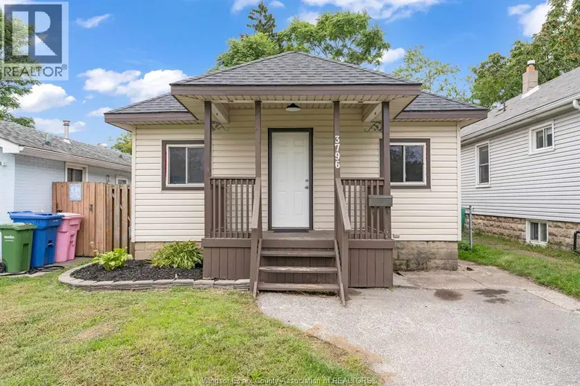 Detached at 3796 Glenfield STREET, Windsor