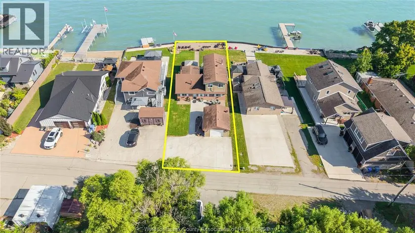 Detached at 1328 SHORELINE AVENUE, Lakeshore