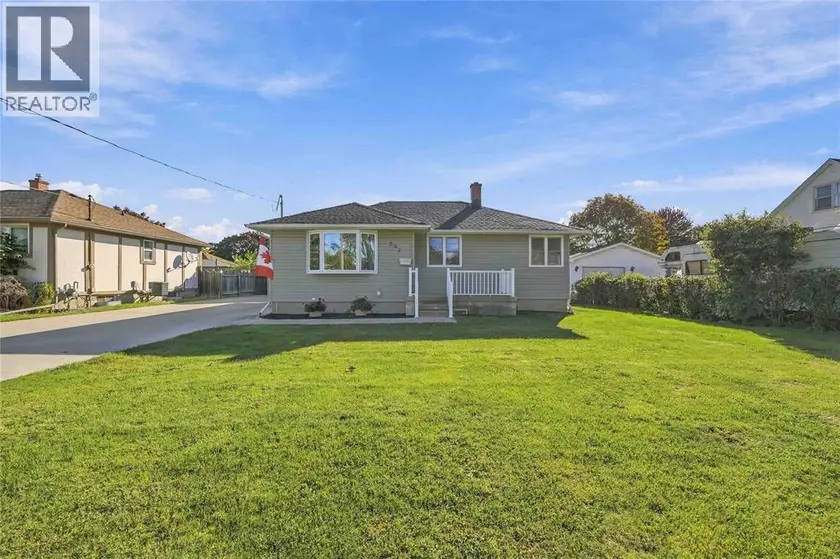Detached at 502 INDIAN ROAD North, Sarnia