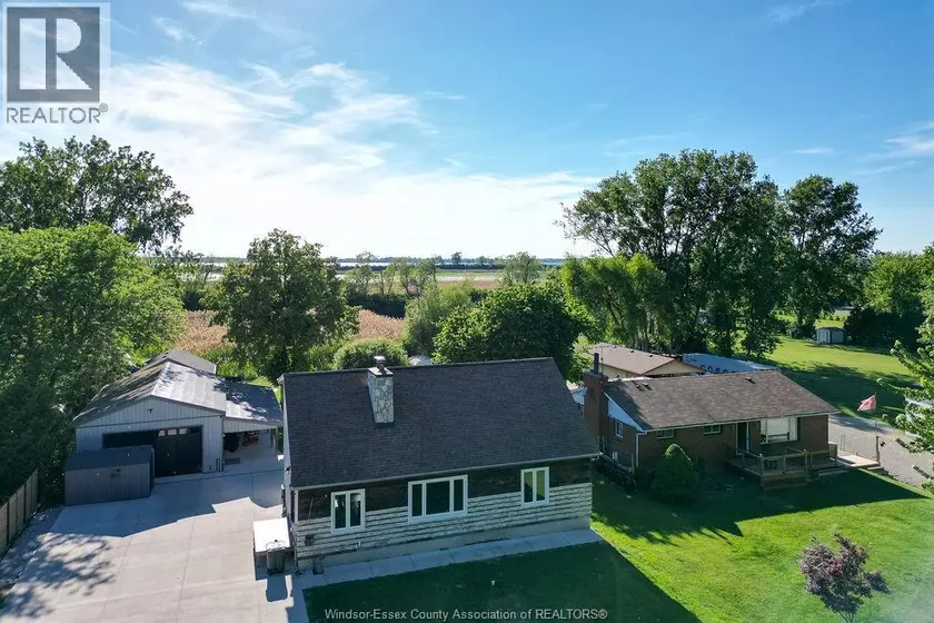 Detached at 2040 FRONT ROAD North, Amherstburg