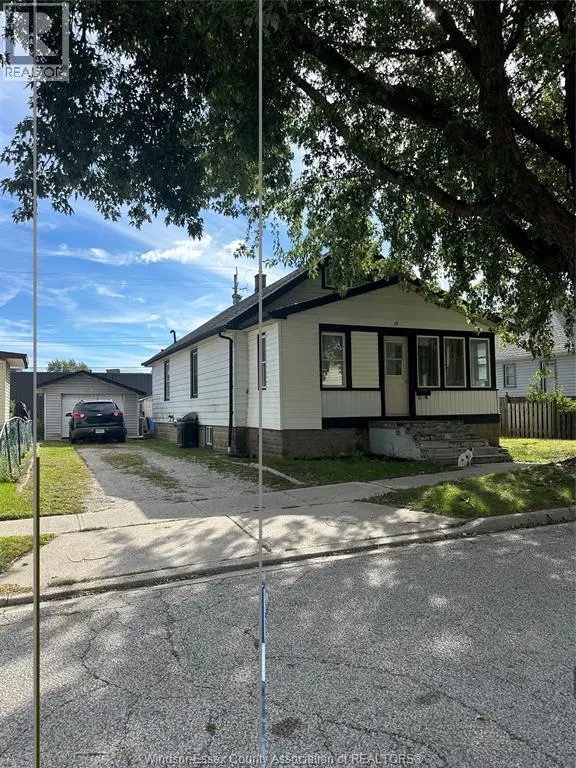 Detached at 26 WHITE, Leamington